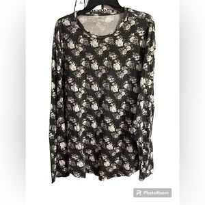 NovaMen Black & White flower print Long sleeve scoop neck rounded bottom Sz L